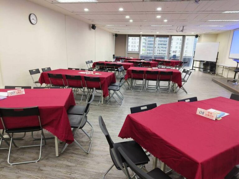 台中七期CBD大樓館-JR場地租借-80人分組型桌椅實拍