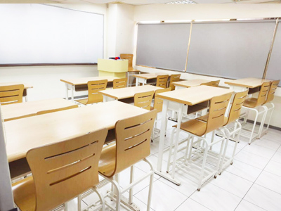 JR台中站前教室：702教室-24人空間