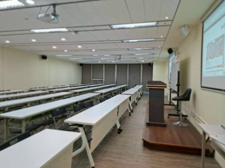 台中七期CBD大樓館-JR場地租借-100人大型教室型排列實拍