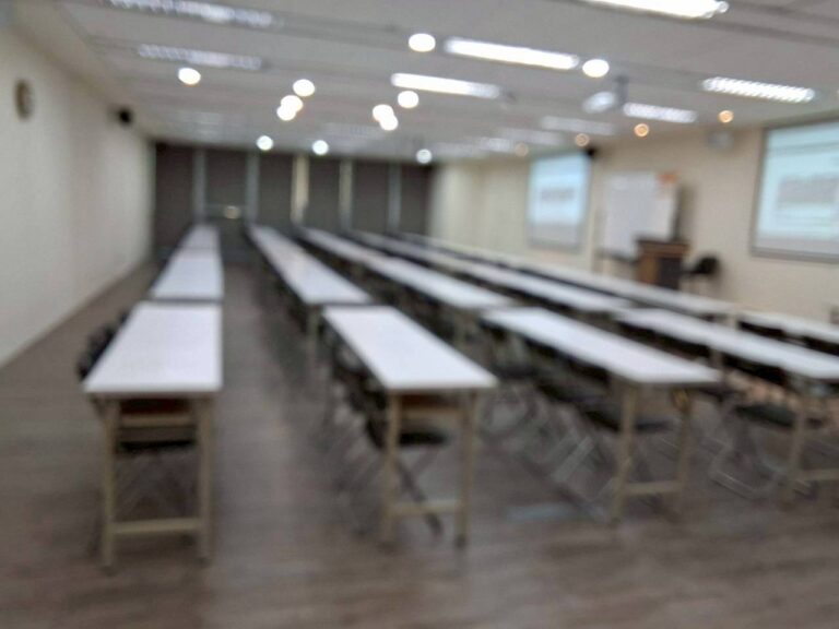 台中七期CBD大樓館-JR場地租借-100人大型教室型排列實拍