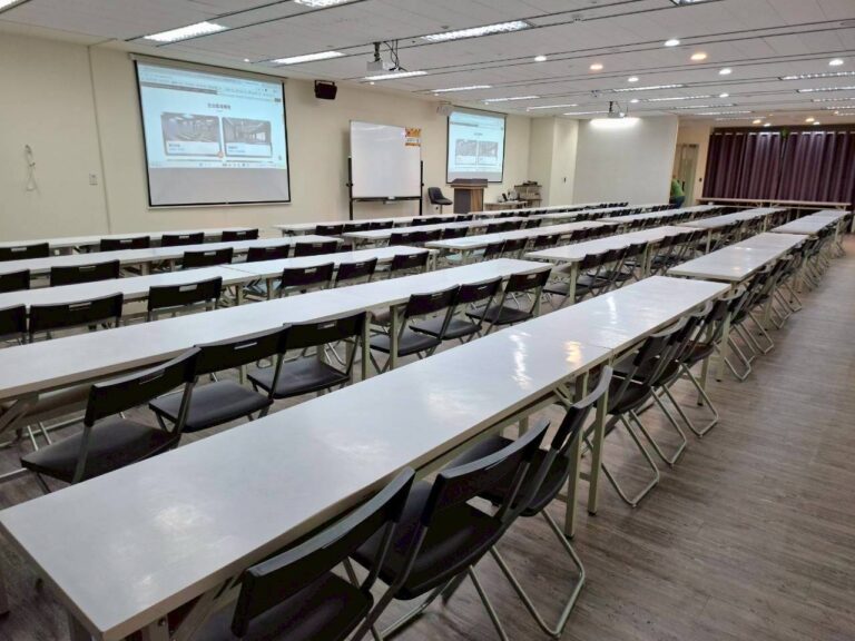 台中七期CBD大樓館-JR場地租借-100人大型教室型排列實拍